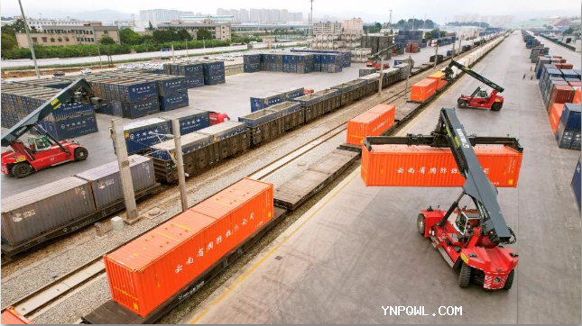 “橙長(cháng)柜”亮相中老鐵路！