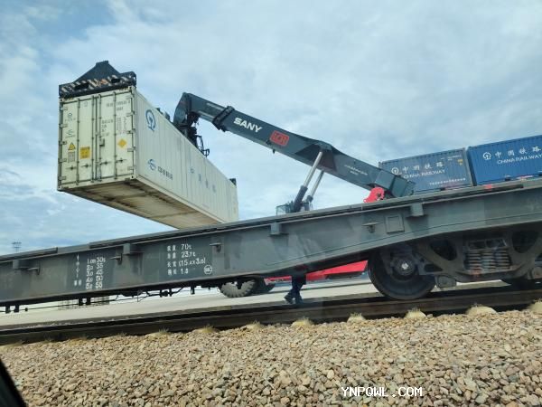 中老鐵路裝貨運(yùn)輸相關(guān)