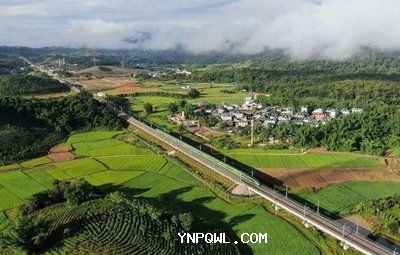 中老鐵路運輸是連接中國與老撾的重要國際物流通道